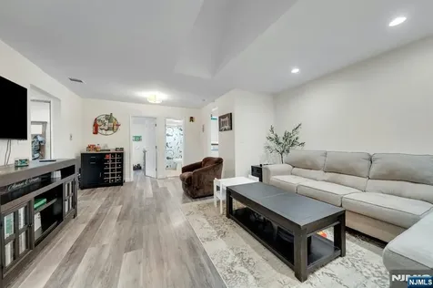 31 Roome Street Lincoln Park Borough NJ 07035
