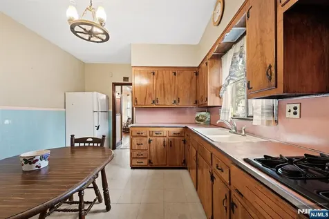 10 Beech Street Rutherford NJ 07070