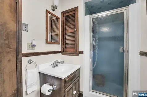 152 Long Hill Road Little Falls NJ 07424