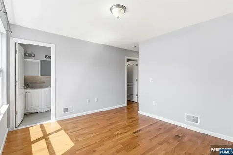 262 2nd Avenue Newark NJ 07107