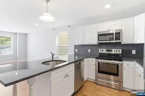 262 2nd Avenue Newark NJ 07107