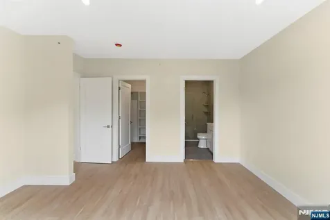 850 Broad Avenue Ridgefield NJ 07657