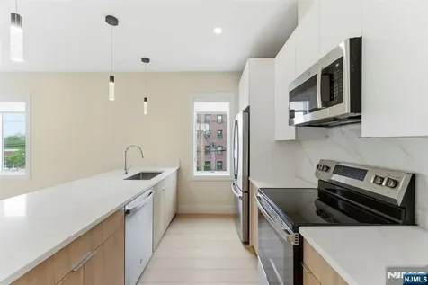 850 Broad Avenue Ridgefield NJ 07657