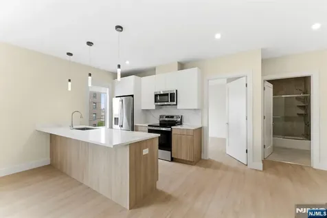 850 Broad Avenue Ridgefield NJ 07657