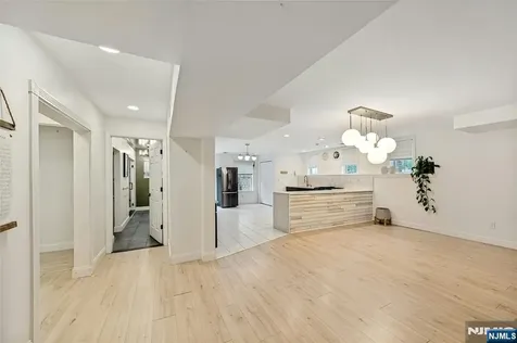 16 Lenape Trail Montclair NJ 07043