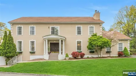 16 Lenape Trail Montclair NJ 07043