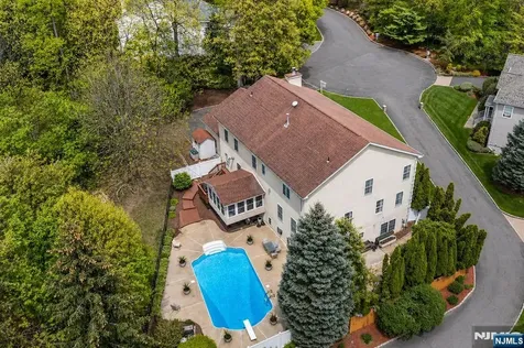16 Lenape Trail Montclair NJ 07043