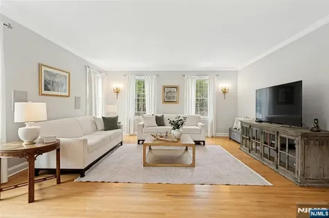 16 Lenape Trail Montclair NJ 07043