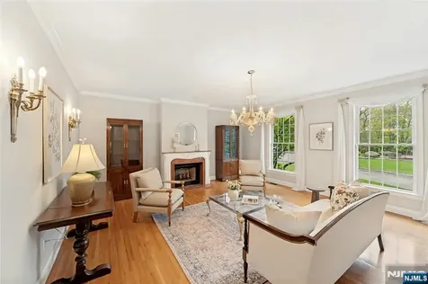 16 Lenape Trail Montclair NJ 07043