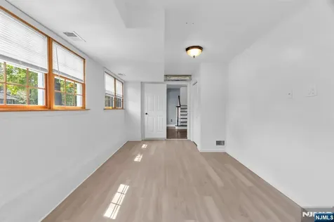 53 Smithfield Road Waldwick NJ 07463