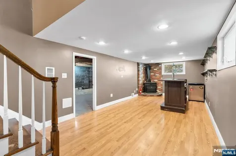 53 Smithfield Road Waldwick NJ 07463