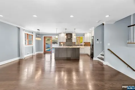 53 Smithfield Road Waldwick NJ 07463