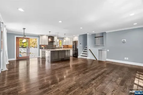 53 Smithfield Road Waldwick NJ 07463