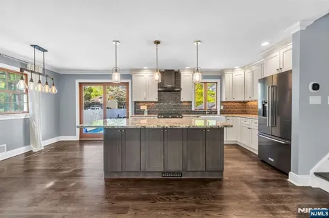 53 Smithfield Road Waldwick NJ 07463