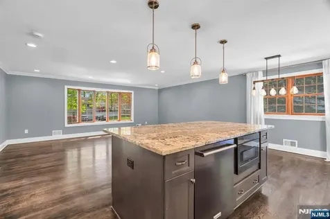 53 Smithfield Road Waldwick NJ 07463