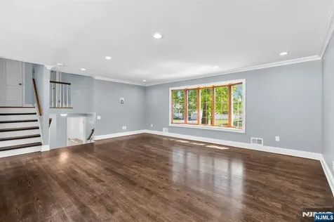 53 Smithfield Road Waldwick NJ 07463
