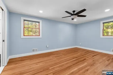 53 Smithfield Road Waldwick NJ 07463
