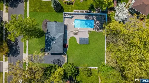53 Smithfield Road Waldwick NJ 07463