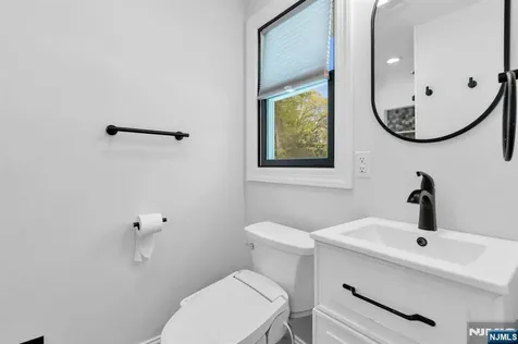 53 Smithfield Road Waldwick NJ 07463