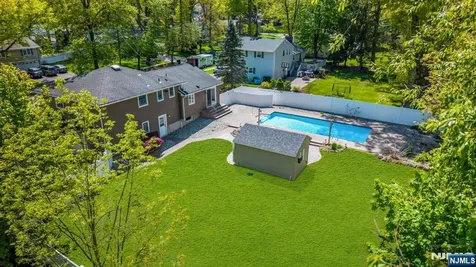 53 Smithfield Road Waldwick NJ 07463