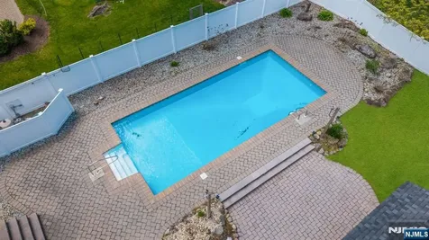 53 Smithfield Road Waldwick NJ 07463