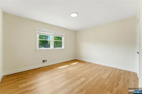 21-05 Dalton Place Fair Lawn NJ 07410