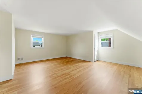 21-05 Dalton Place Fair Lawn NJ 07410