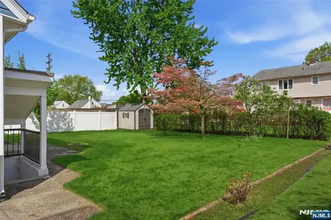 21-05 Dalton Place Fair Lawn NJ 07410