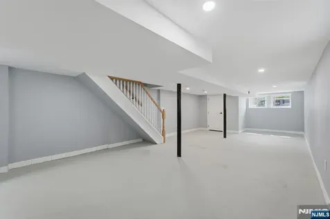 153 Brookside Avenue Irvington NJ 07111
