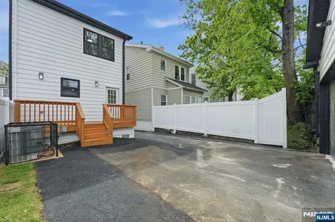 153 Brookside Avenue Irvington NJ 07111