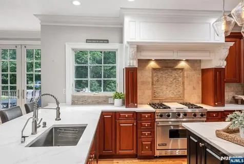 42 Lakewood Avenue Ho-ho-kus NJ 07423