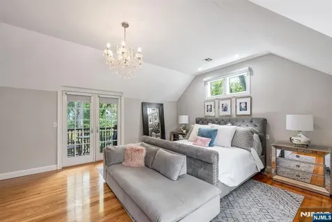 42 Lakewood Avenue Ho-ho-kus NJ 07423