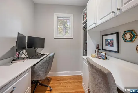 42 Lakewood Avenue Ho-ho-kus NJ 07423