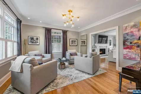 42 Lakewood Avenue Ho-ho-kus NJ 07423