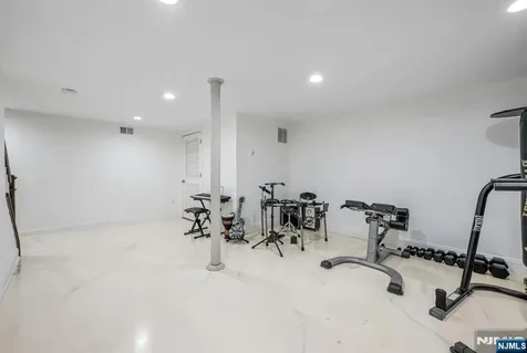 42 Lakewood Avenue Ho-ho-kus NJ 07423