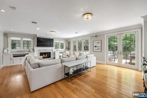 42 Lakewood Avenue Ho-ho-kus NJ 07423