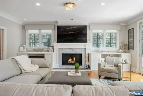 42 Lakewood Avenue Ho-ho-kus NJ 07423