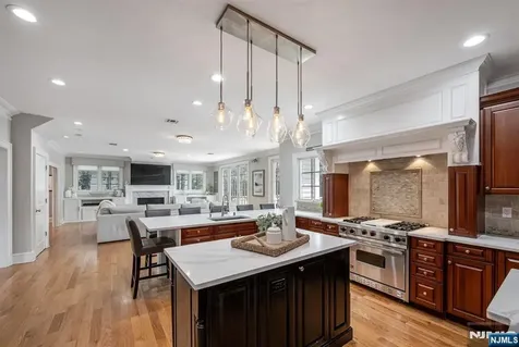 42 Lakewood Avenue Ho-ho-kus NJ 07423