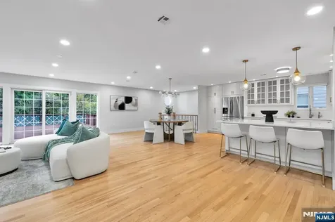 448 Fern Avenue Lyndhurst NJ 07071
