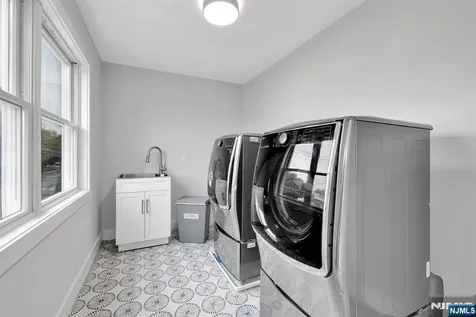 448 Fern Avenue Lyndhurst NJ 07071