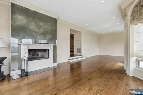 2 Ascot Way Fort Lee NJ 07024