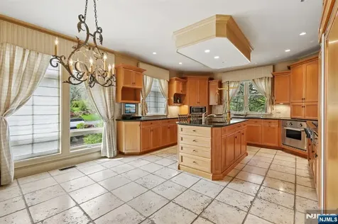 2 Ascot Way Fort Lee NJ 07024