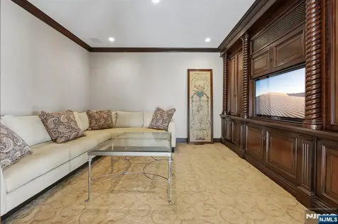 2 Ascot Way Fort Lee NJ 07024