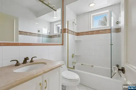 2 Ascot Way Fort Lee NJ 07024