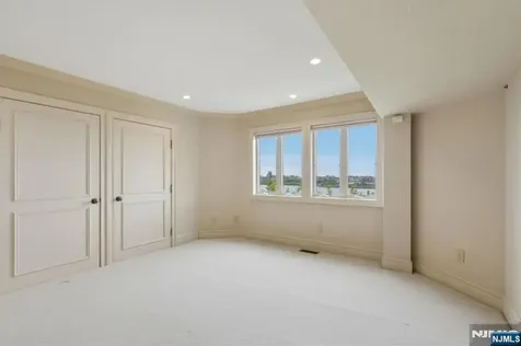 2 Ascot Way Fort Lee NJ 07024