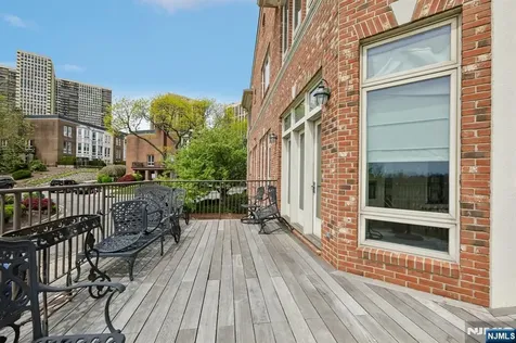 2 Ascot Way Fort Lee NJ 07024