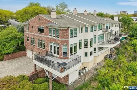 2 Ascot Way Fort Lee NJ 07024