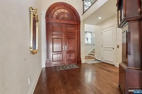 2 Ascot Way Fort Lee NJ 07024