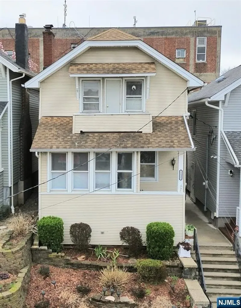 1131 43rd Street North Bergen NJ 07047