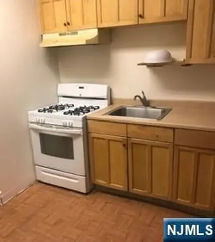 83 Ashland Avenue West Orange NJ 07052